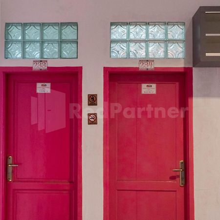 Asri Residence Near Jalan Iskandar Muda Medan Mitra Reddoorz Exterior photo